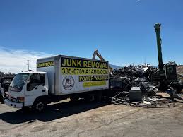 Best Attic Cleanout  in Farmington, MS